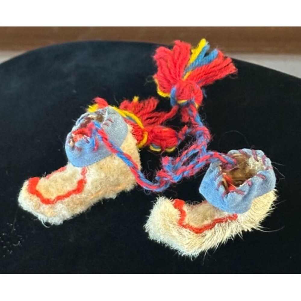 Vintage Native American Folk Miniature Animal Hair Shoes Moccasins‎